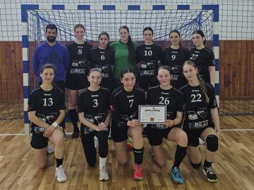 Ezüstérem a lány kézilabda zóna bajnokságon